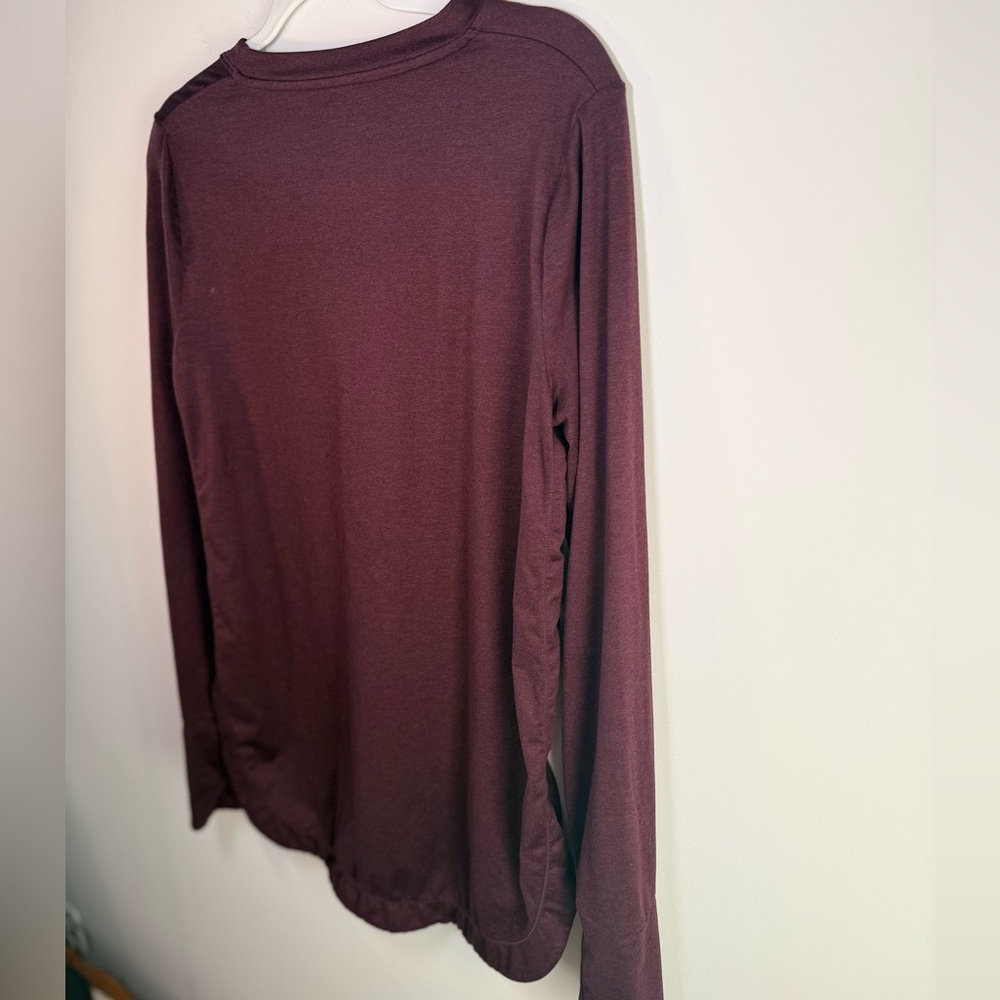 Athleta Womens Burgundy Long Sleeve Ruched Sides Shirt size Medium - Picture 7 of 14